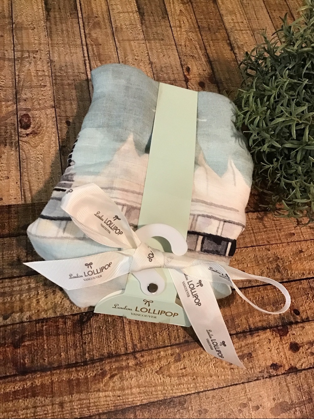 Vancouver Louloulollipop Swaddle